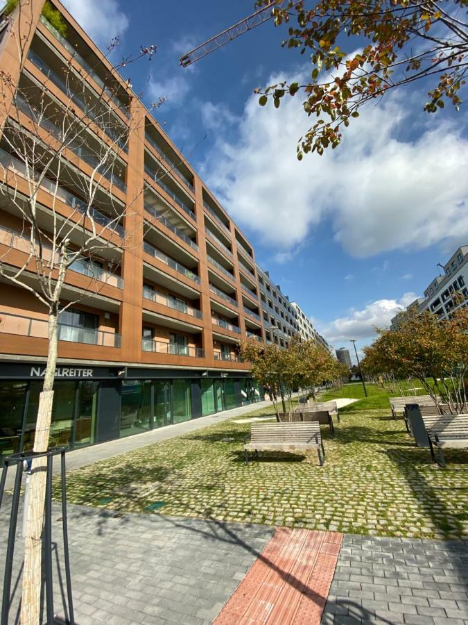 New Modern Urban Apartment Bratislava Exterior foto